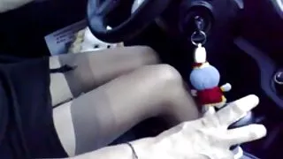 Facet pieprzy blondynkę pozowanie na darmowy sex matki z synem czworakach i wytryski na plecy