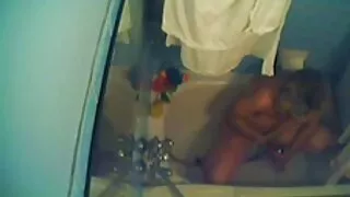 Dziewczyna w pończochach na łóżku zostawia kutasa w seks film darmowy ogolonej norce