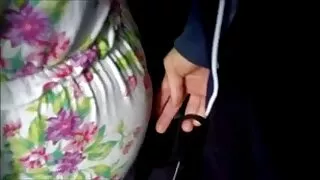 Człowiek filmy sex darmowe w tatuażach porusza kogut w cipki młody latina