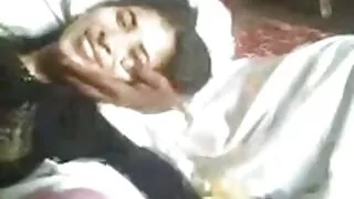 Urocza blondynka skacze na twardym kutasie faceta i namiętnie jeździ sex darmowy po polsku na nim