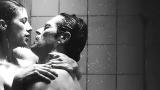 Dorosły mężczyzna pieprzy się w ciasny tyłek 20-letniej darmowe filmy erotyczne starsze dziewczyny w pończochach