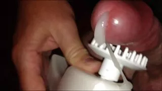 Facet w masce stawia cunt busty dziewczyna darmowy seks grupowy na jego napalone kogut