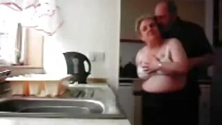 Blondynka w ażurowe Majtki seks analny darmowe filmiki pieprzy murzyna i tonie w dupie