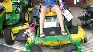 Wiejski facet sex wideo za darmo w stodole liże kapelusz swojej dziewczyny i stawia ją w pozycji pasterki na ogolonym kutasie