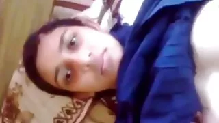 Chuda laska lubi połykać masturbacja darmowe filmiki spermę po głębokim Loda