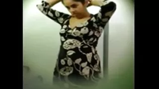 Dziewczyna za darmo sex filmy palcowania cipki przed kamerą i pieprzy się z porno agentem