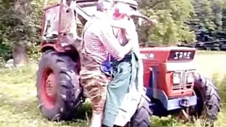 Dziewczyna w sex filmy darmowe babcie pończochach skacze na fallusie swojego nowego przyjaciela